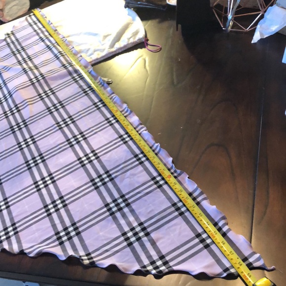 Burberry sarong classic plaid/light purple black white semi circle short sarong - Picture 9 of 9